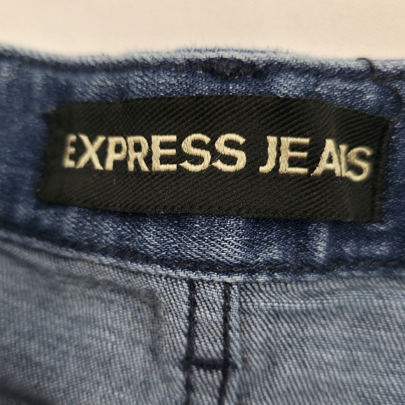 Express Jeans Women’s Size 6S Denim Shorts Low Rise Distressed Hem Blue EUC - Picture 3 of 8
